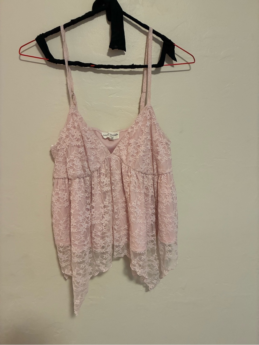 Delicate Lace Spaghetti Strap Top - Pink
